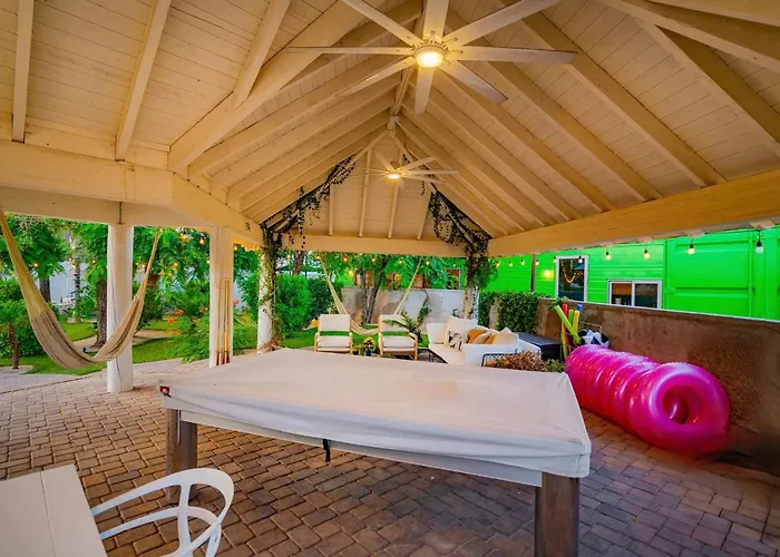 Holiday home Smurf Haus - Luxuriously Small With Resort-like Pool