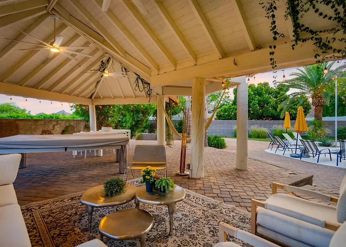 Holiday home Smurf Haus - Luxuriously Small With Resort-like Pool *