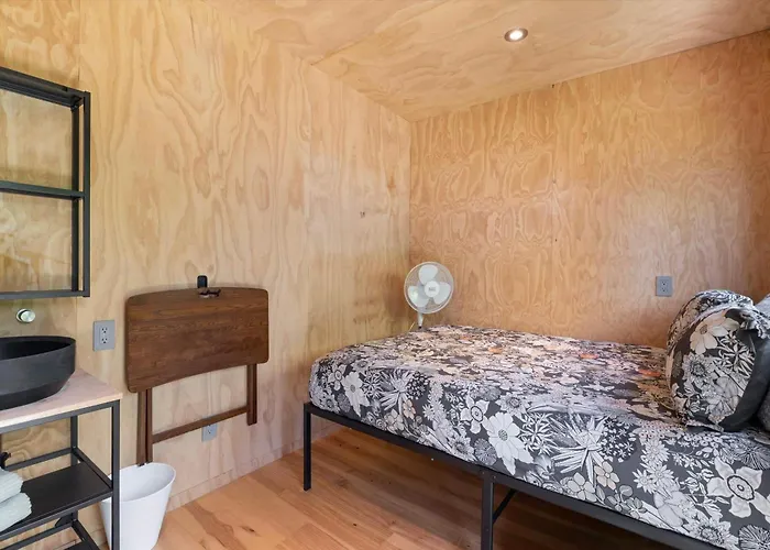 Smurf Haus - Luxuriously Small With Resort-like Pool Holiday home