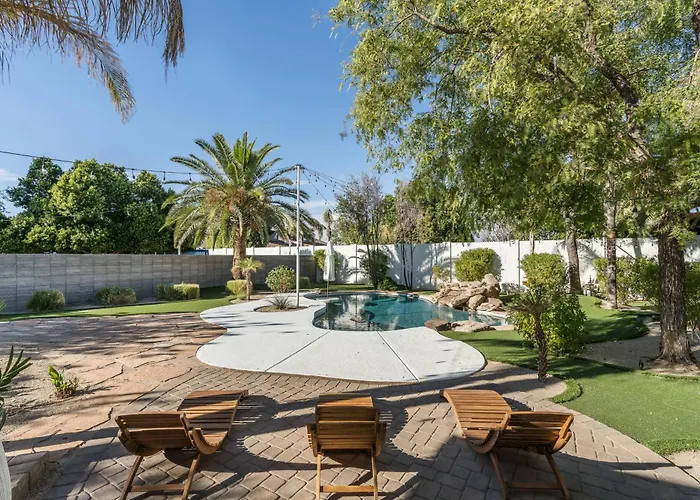 Holiday home Smurf Haus - Luxuriously Small With Resort-like Pool Phoenix