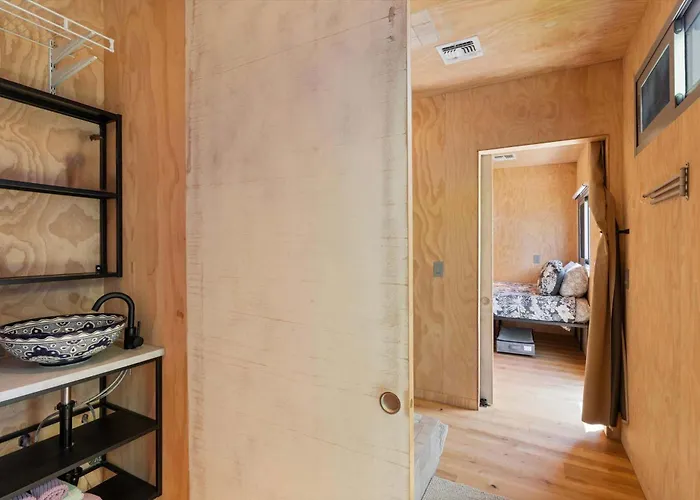 Smurf Haus - Luxuriously Small With Resort-like Pool Holiday home *