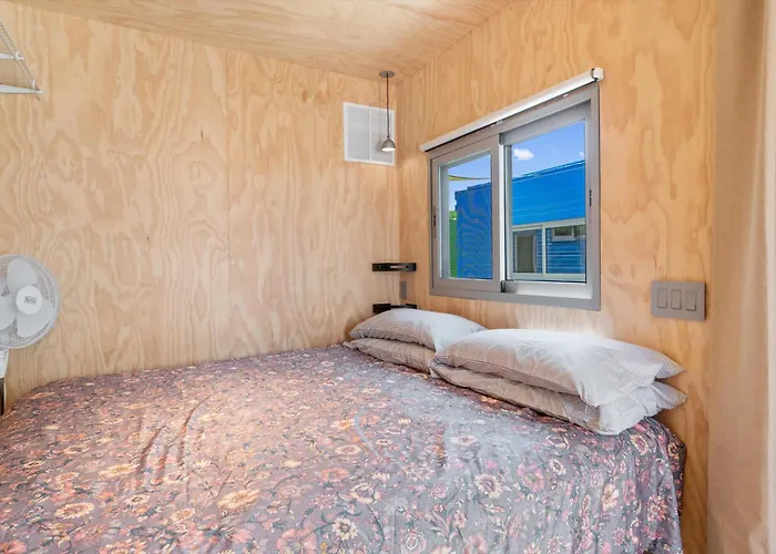 Smurf Haus - Luxuriously Small With Resort-like Pool *