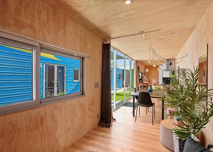 Smurf Haus - Luxuriously Small With Resort-like Pool Phoenix