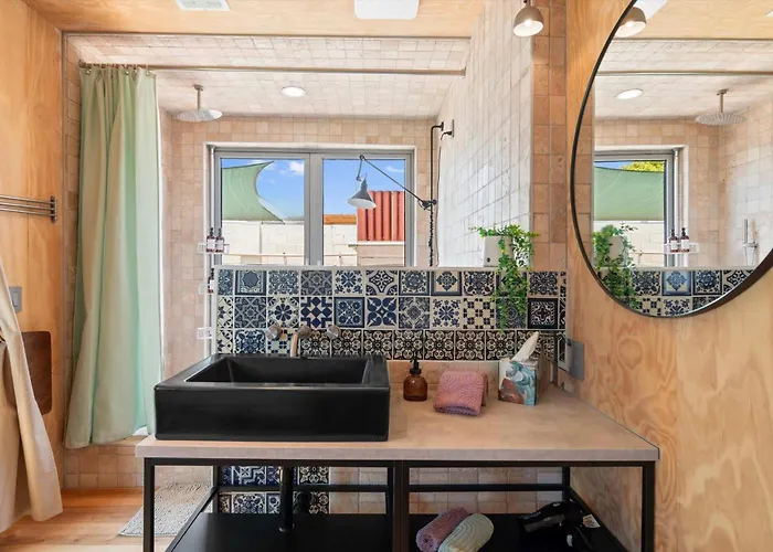 Smurf Haus - Luxuriously Small With Resort-like Pool Phoenix