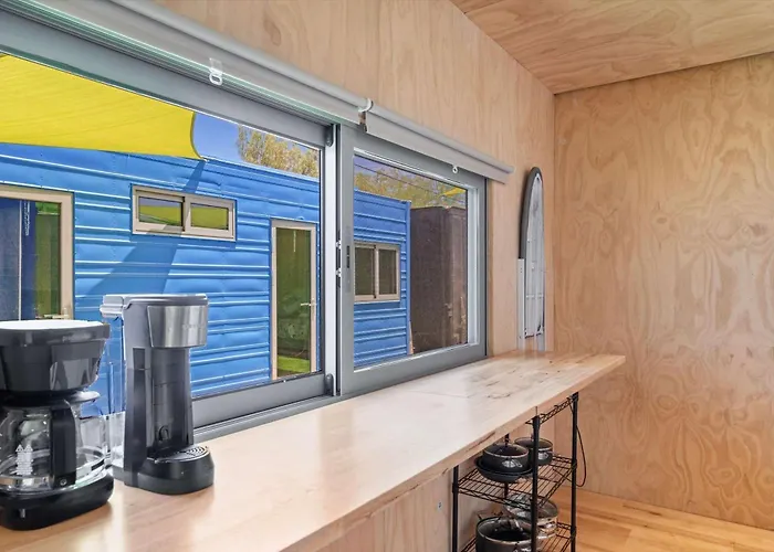Smurf Haus - Luxuriously Small With Resort-like Pool Phoenix